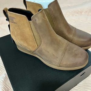 NWT Sorel Evie Pull-on in Velvet Tan - size 9